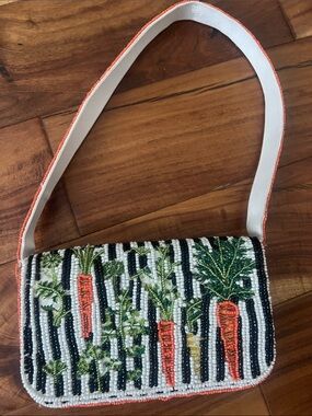 Beaded Carrot Pattern Shoulder Bag in White and Green